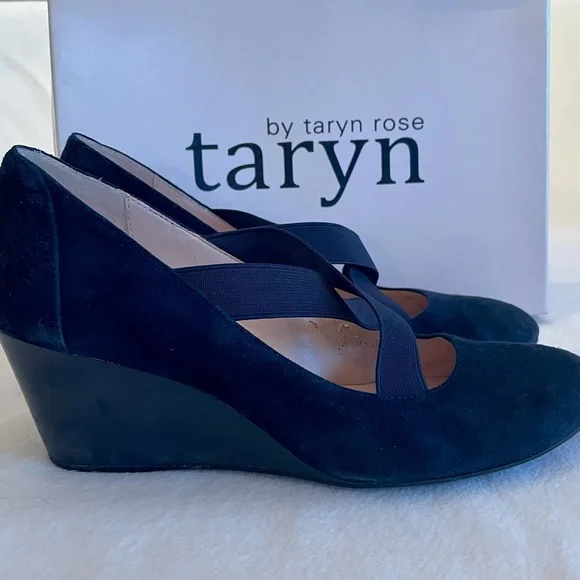 Taryn Rose navy suede wedge - Picture 2 of 3